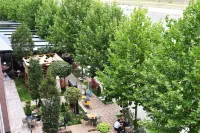 Next Door Park Hotels near Savana Tourist Agency