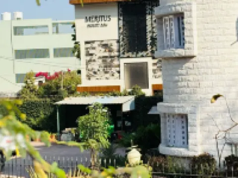 ホテル メリタス マウント アブ アビュー・ロードのホテル