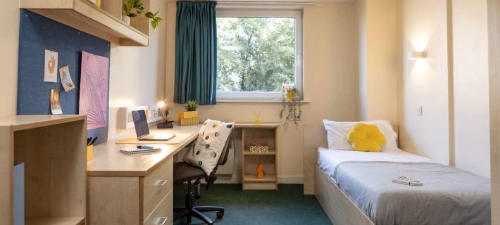 Burley Road - Campus Accommodation Hotels in Leeds