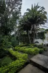 In & Out Hotel - Homestays