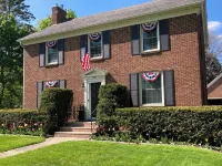 Walking Distance to Downtown and Waterfront - Cozy Studio Apartment