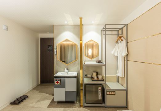 2. 호텔더그랑 서귀..