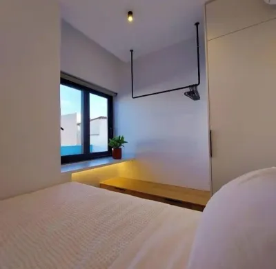 BlueMotion - PortCenter Hotels in Salamis