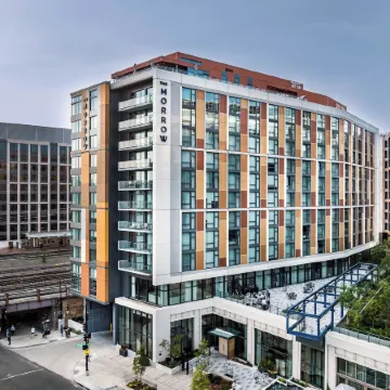 The Morrow Washington DC, Curio by Hilton Отели рядом с достопримечательностью «Автостанция Greyhound »