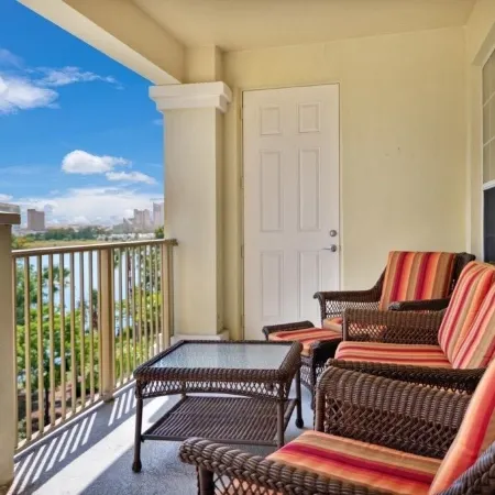 3 Bed Penthouse Near Convention Center! Condo