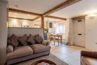 The Gamekeeper's Cottage-Stunning 2 Bed Hotels in Witney