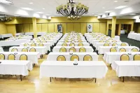 Three Bears Resort Waterpark Near Tomah Ascend Collection Hotels in Tomah