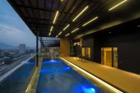 BBQ Hotel Lạng Sơn with Swimming Pool - Pool
