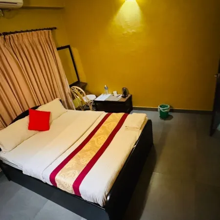 Hotel August International