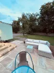 Shepherds Hut With Hot Tub - Apartments