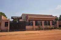 Freetown Resort-Gulu Các khách sạn ở 