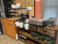 Midtown Inn & Suites - breakfast