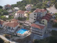 Hotel Oceanis - Pools