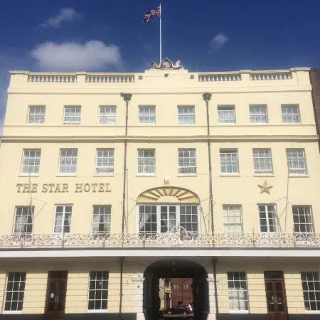 The Star Hotel Отели рядом с достопримечательностью «Oxygen Freejumping»