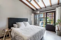 Trendy Condo with Modern Decor, Stunning Ocean Views, and Exclusive Beach Club Access