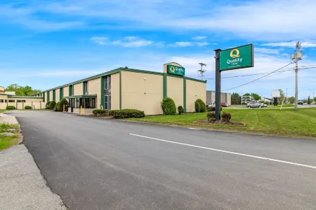 Quality Inn Bangor Airport Отели в г. Брюэр