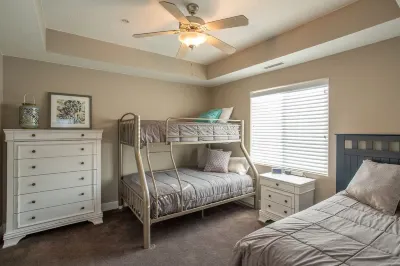 Luxurious Retreat - Elevator, Pool, Hot tub, Mountain View Hotels in Santa Clara