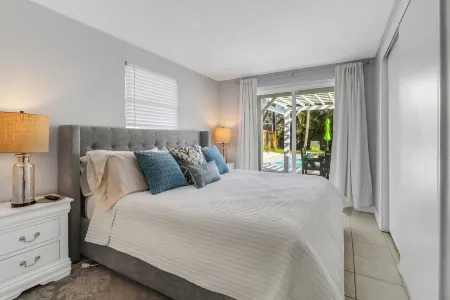 Heated Salt Water Pool and Screened Porch - Charming Coastal Oasis