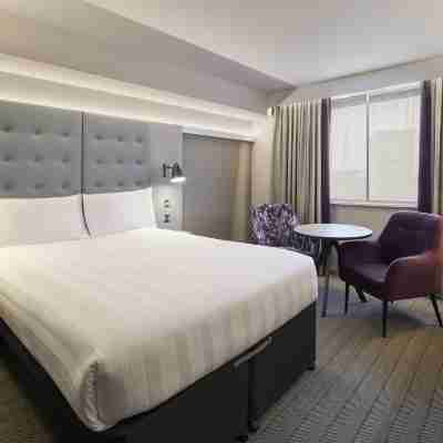 Premier Inn Luton (Airport) Rooms