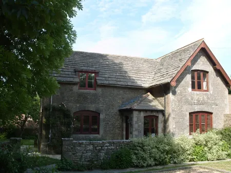 Kingston Country Courtyard