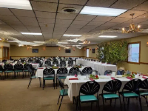 Eagle River Inn and Resort Hotels in Lincoln