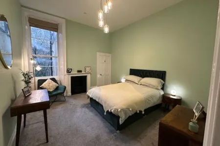 Newly renovated ground floor flat, central Bath