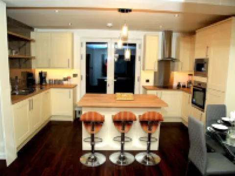 A Modern, Comfy Newly Remodeled 2Bd House Hotels in Dagenham