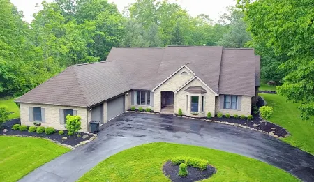 Modern Ranch in Hubbard with arcade, game room, gym, sauna & MORE!