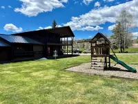 High Creek Lodge and Cabins