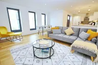 Modern Apartment for Contractors & Small Groups by Stones Throw Apartments - Free Parking - Sea View Hotels in Worthing