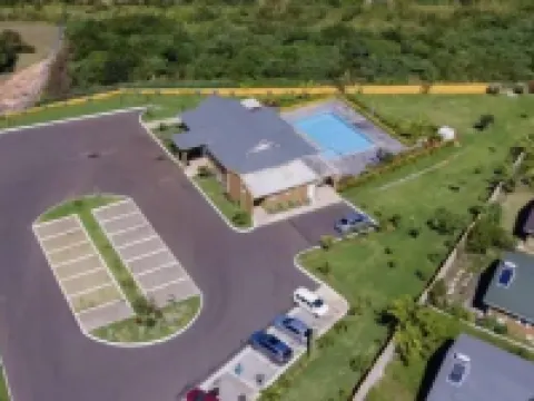 Jhadano Villa 3Br Pool Shuttle 3 Mins to Beach Hotels in Falmouth