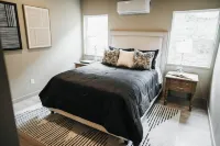 Experience the mountains in modern luxury with views of the Salmon River