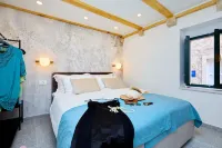 Exquisite Villa by Dominium - Old City Отели в г. Комолац