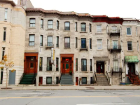 Hotel Casa Bella Hotels near McGill University