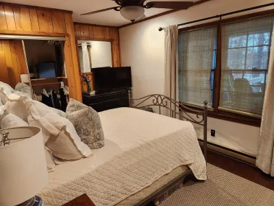 Perfect Lakeside Retreat! Hotels near Toccoa Falls