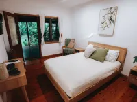 Paperbark Retreat Hotels in Cooktown