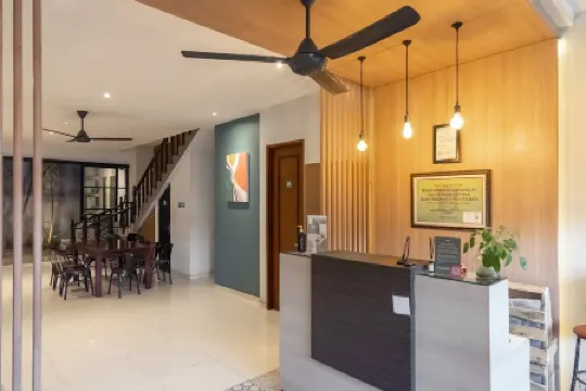Mono Coliving Kencana, Surabaya Отели рядом с достопримечательностью «Java Aquatic»