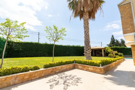 Villa Nefeli Отели в г. Кассандра-Сани