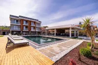 Leone Cunda Edition Otel - Rooftop Pools