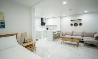 Mariana Suites