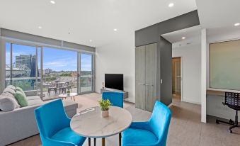 Trafalgar Lane Apartments by CLLIX