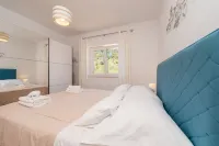 Apartment for 4 Persons, by the Sea and with Beautiful View - balcony