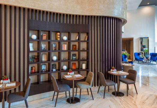 2. NH 컬렉션 부..