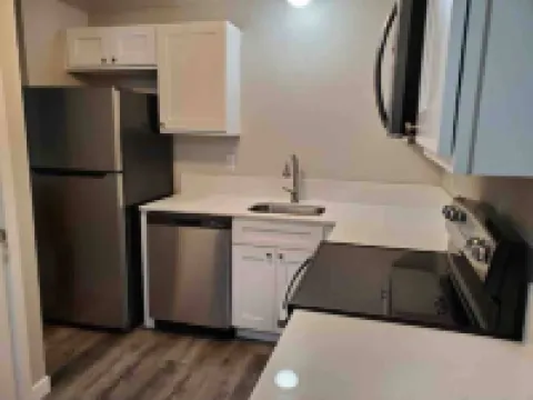 Cozy in Lacey, 2B/1B