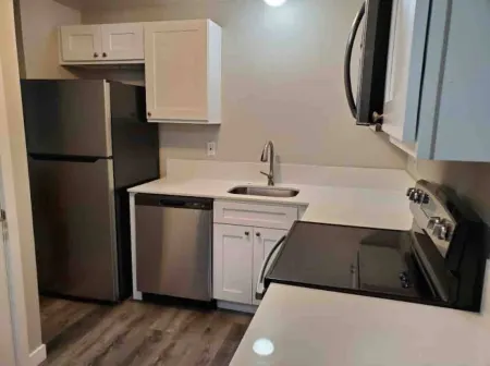 Cozy in Lacey, 2B/1B