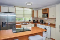 Tropical Haven: 3-BR Apart on Vega Baja Beach. 3min Drive to Blue Flag Beach