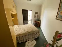 Apt well decorated and complete 50 meters from the beach + beach service