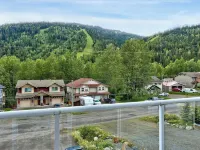 The Marmot's Den - Large Family-Friendly Ski Retreat in Sun Peaks Hotels in Sun Peaks