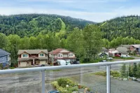 The Marmot's Den - Large Family-Friendly Ski Retreat in Sun Peaks