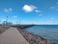 Well equipped family holiday house. Close to the beach, shops and playgrounds.